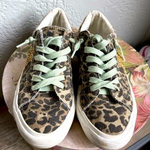 Cosmic Star 2 Leopard Sneakers Tan size 9